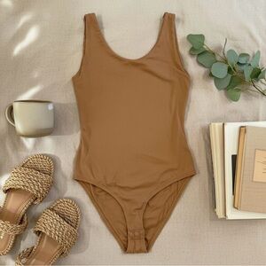 Pact Organic Cotton Bodysuit Wheat / Camel